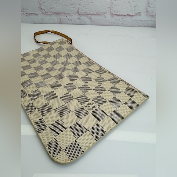 Louis Vuitton Damier Azur Wristlet - Picture 4 of 11
